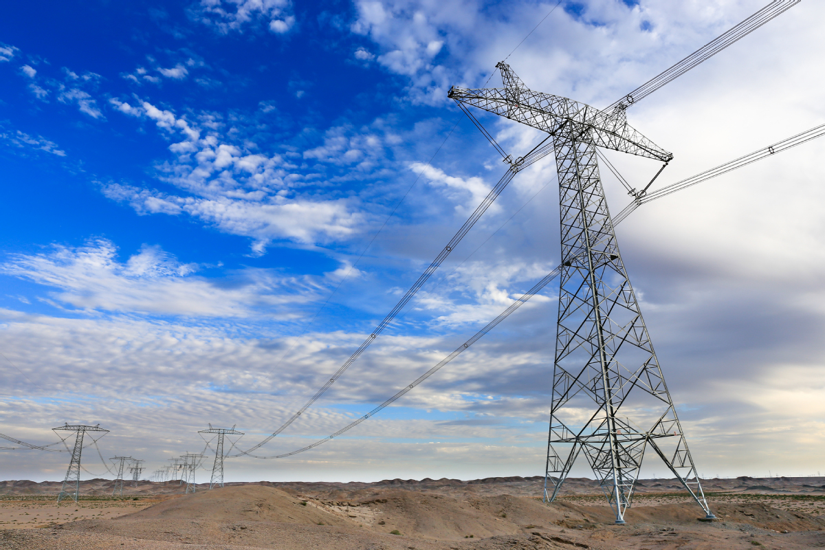 今年新疆首个lol比赛赌注平台超高压电网工程投运 疆电外送通道电力输送能力进一步提升