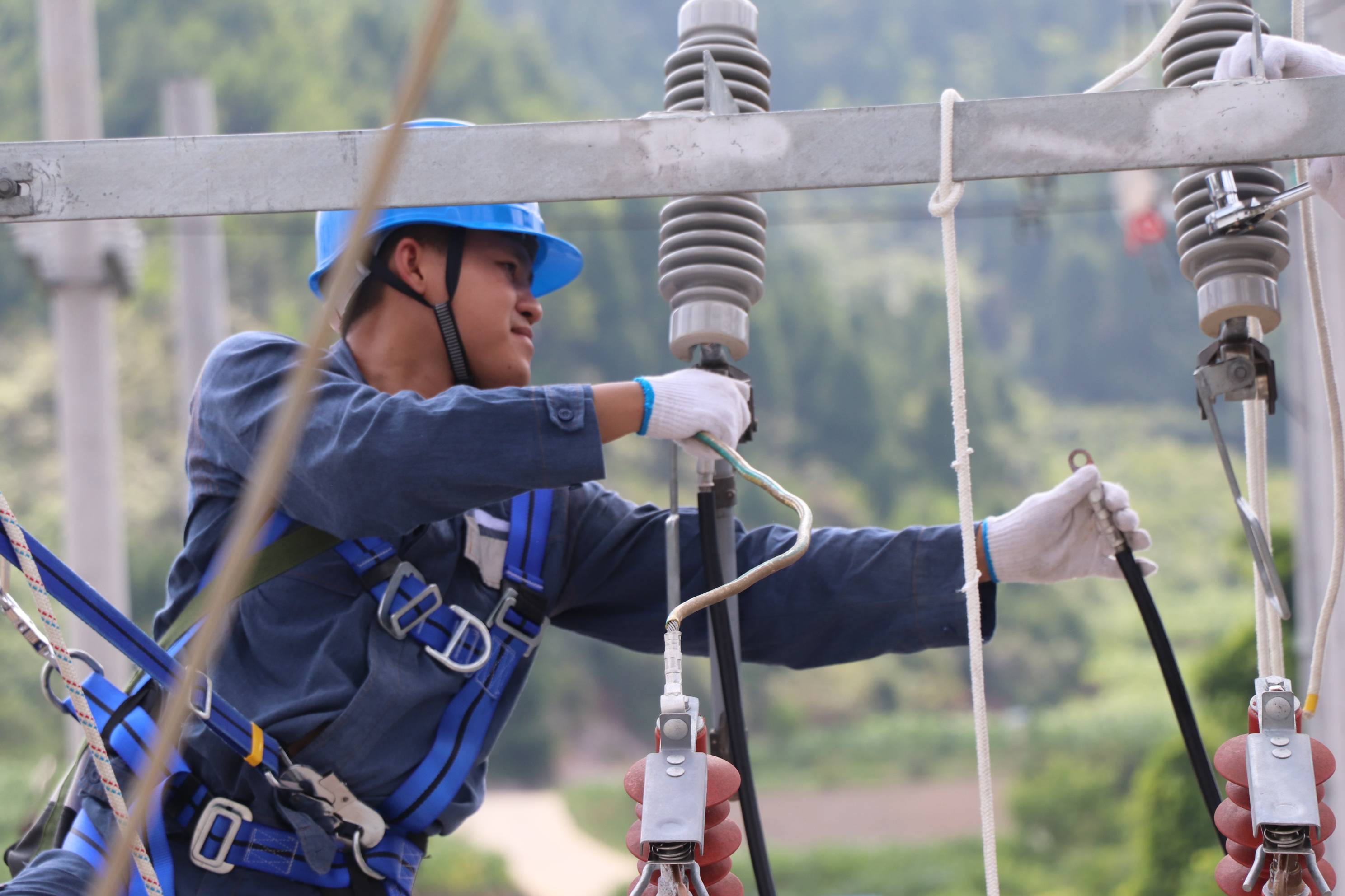 贵州省lol比赛赌注平台电力体制改革综合试点公布建立跨省跨区电力交易新机制